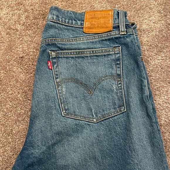 Levi Distressed Jeans - Picture 4 of 5